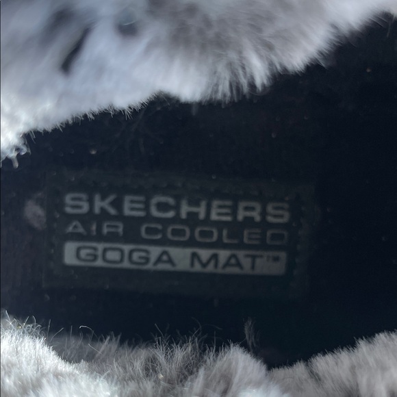 Skechers Black Ankle Boots with Gray Fur Air cooled Goga mat - Picture 5 of 11